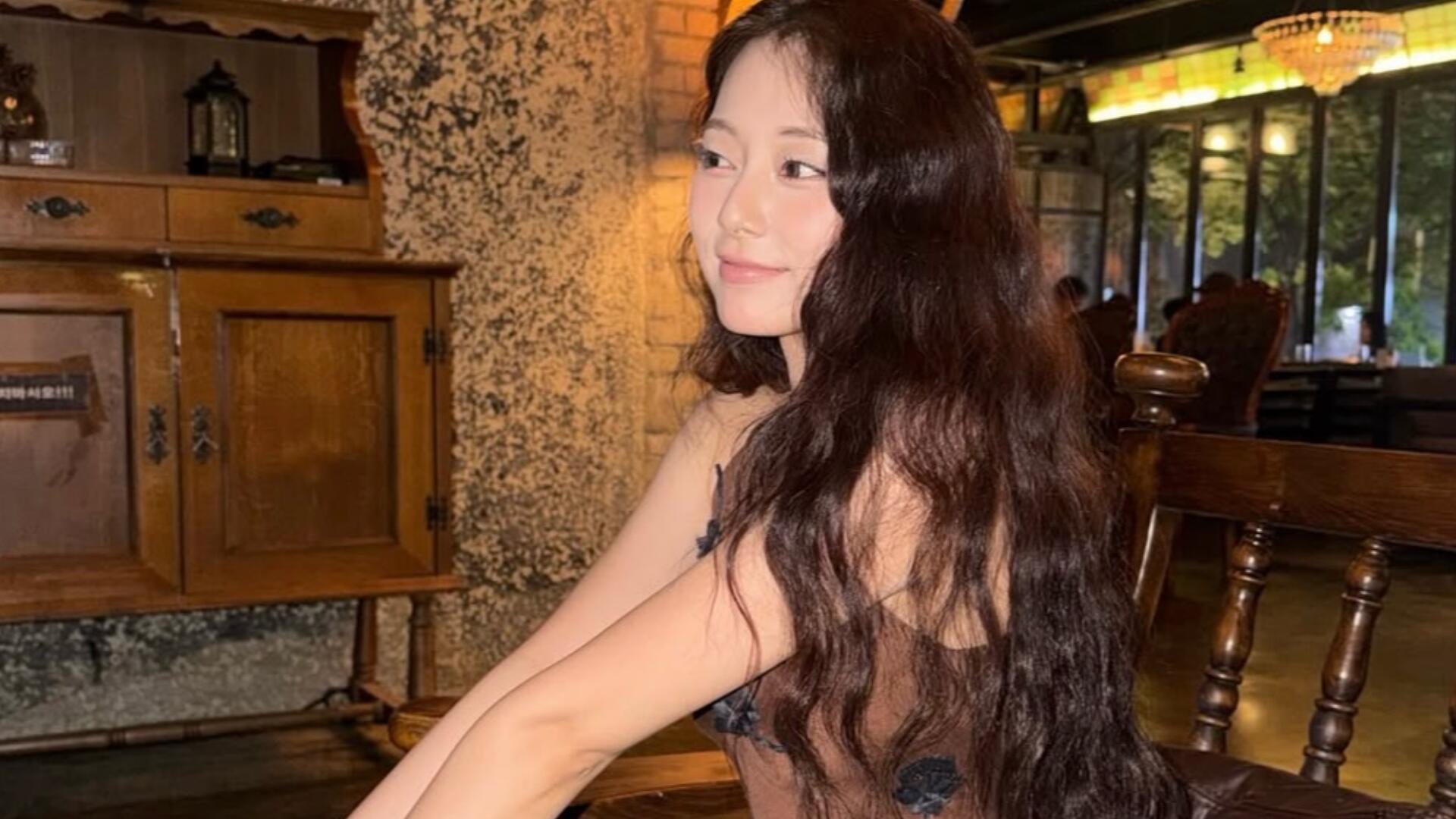 Discovery splash banner for TZUYU | abouTZU Discord server