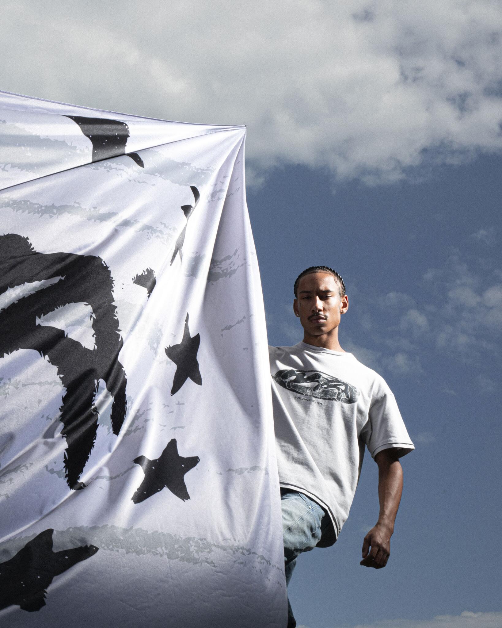 Discovery splash banner for WEYZ Discord server